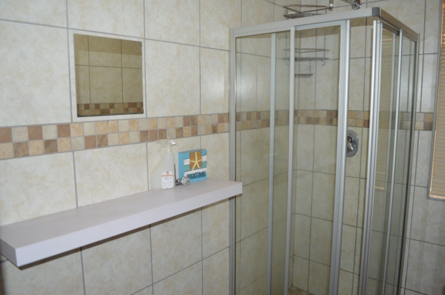 8 Bedroom Property for Sale in Flamwood North West